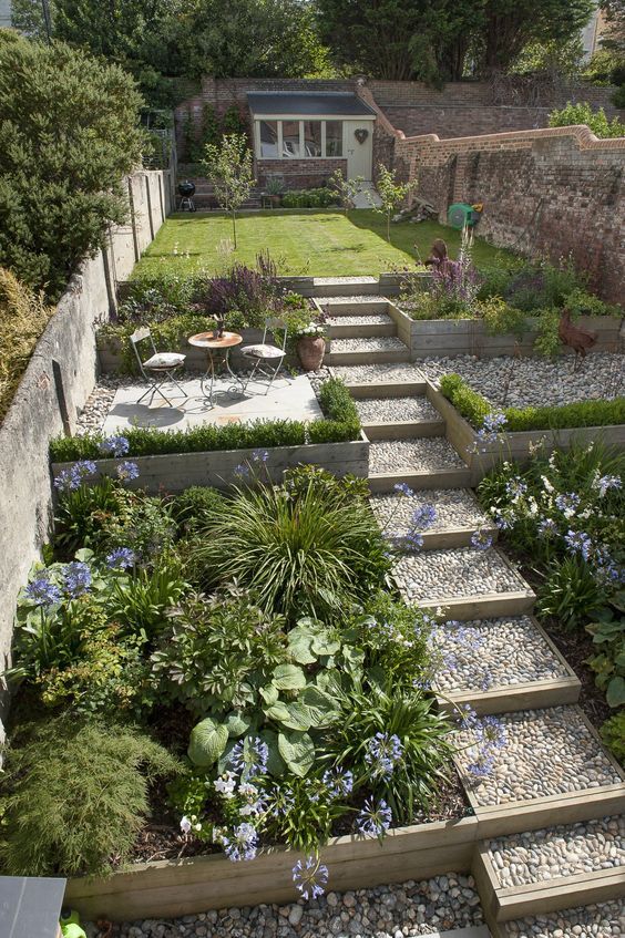 small-tiered-garden-ideas-64_8 Малки стъпаловидни градински идеи