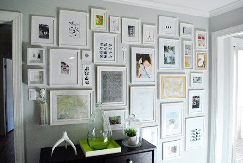 wall-full-of-picture-frames-91 Стена пълна с рамки за картини