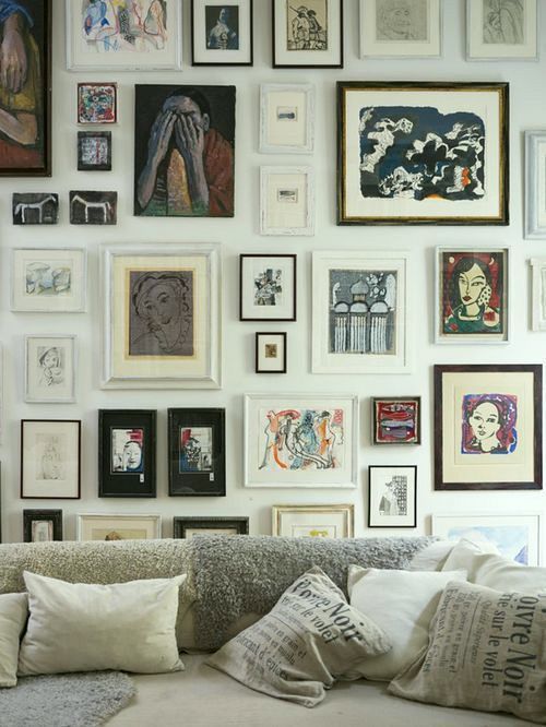 wall-with-lots-of-picture-frames-72_2 Стена с много рамки за картини