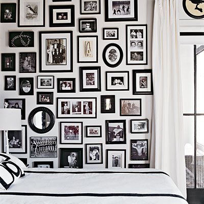 wall-with-lots-of-picture-frames-72_7 Стена с много рамки за картини