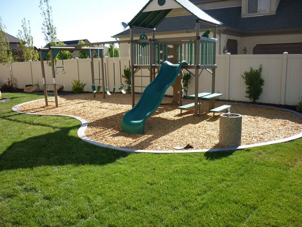 backyard-with-playground-landscaping-62_11 Двор с детска площадка озеленяване