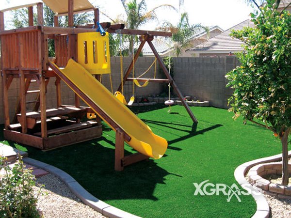 backyard-with-playground-landscaping-62_12 Двор с детска площадка озеленяване