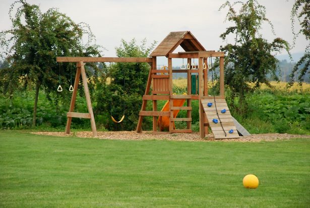 backyard-with-playground-landscaping-62_6 Двор с детска площадка озеленяване