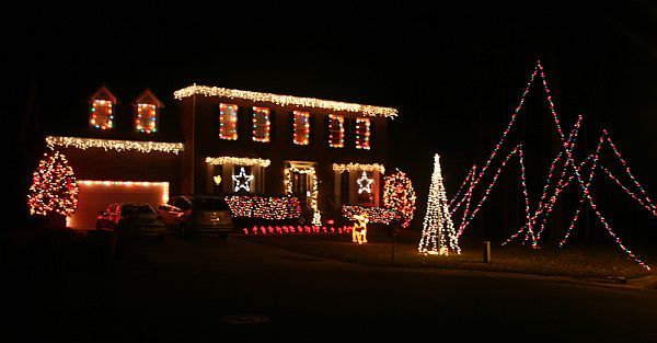 christmas-decorations-for-house-outside-ideas-97_4 Коледна украса за къща извън идеи
