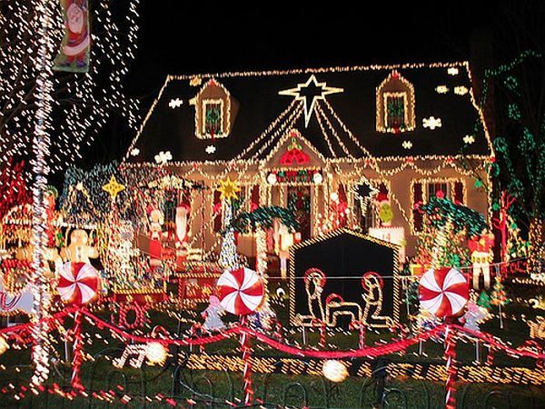 christmas-home-outdoor-decorations-ideas-76_11 Коледа начало външни декорации идеи