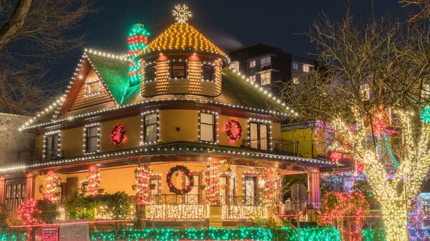 christmas-lights-for-the-outside-of-the-house-65_9 Коледни светлини за външната страна на къщата