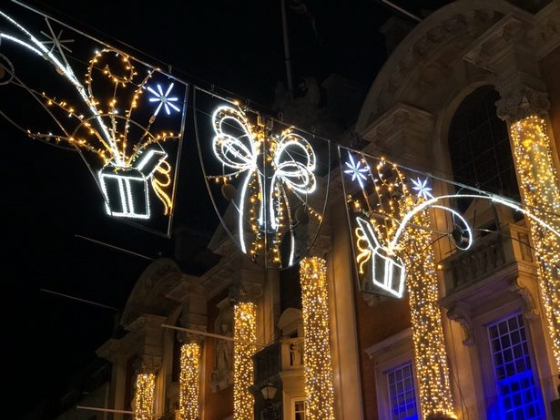 cool-christmas-light-decorations-02_2 Хладни коледни светлинни декорации