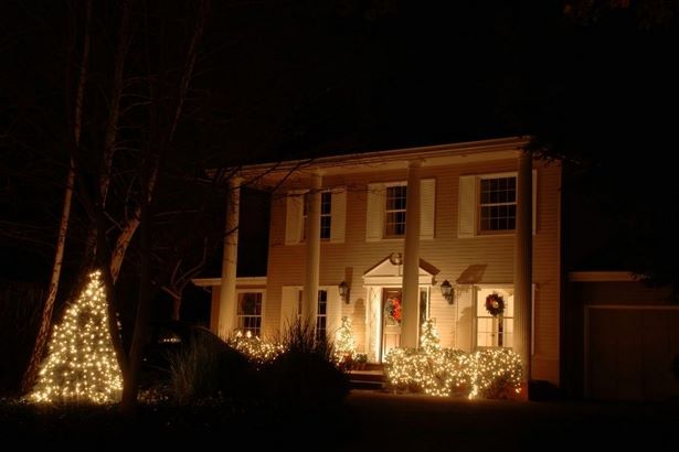 front-yard-christmas-light-ideas-77_13 Преден двор Коледна светлина идеи