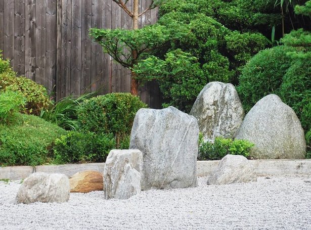 garden-with-rocks-and-stones-52_8 Градина с камъни и камъни