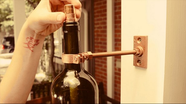 hanging-wine-bottle-lights-diy-78_13 Висящи лампи за бутилка вино Направи Си Сам