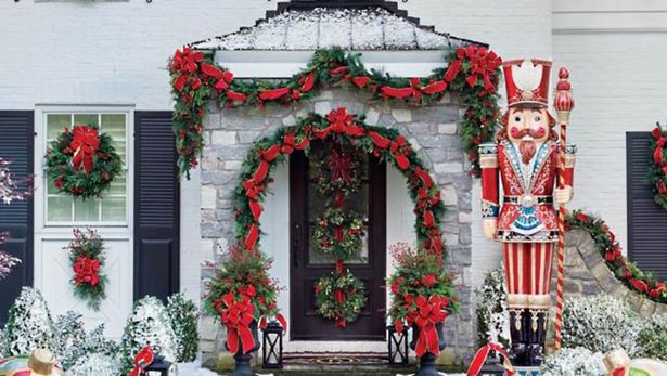 homes-decorated-for-christmas-outside-43_15 Къщи, декорирани за Коледа навън