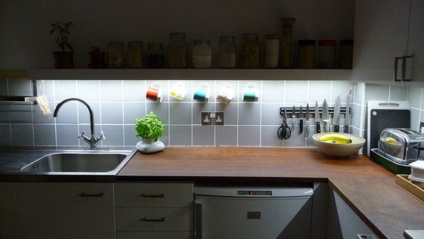 kitchen-strip-lighting-ideas-84_5 Идеи за осветление на кухненската лента