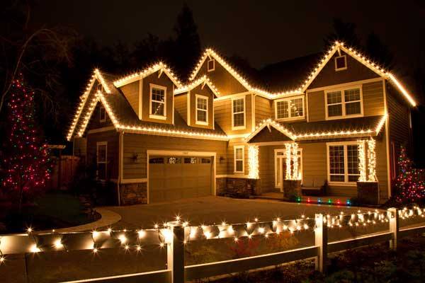 outdoor-christmas-light-house-decorations-70_10 Външни коледни декорации за дома