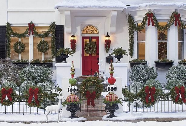 outdoor-home-christmas-decorating-ideas-48_17 Открит дом Коледа декориране идеи