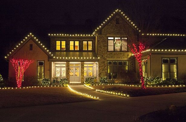 outdoor-roof-christmas-lights-91_11 Открит покрив коледни светлини