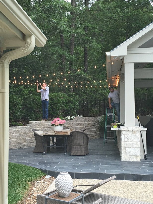 outdoor-string-lights-backyard-02_15 Открит низ светлини заден двор