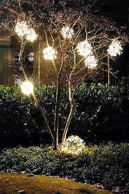 outdoor-tree-lighting-ideas-christmas-34_11 Открито дърво осветление идеи Коледа