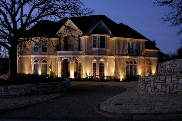 outdoor-up-lighting-for-homes-41_12 Външно осветление за домове