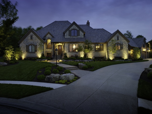 outdoor-up-lighting-for-homes-41_17 Външно осветление за домове
