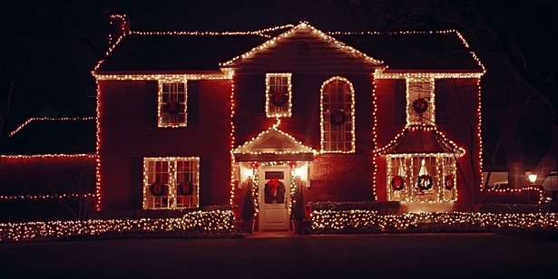 simple-christmas-lights-on-houses-90_8 Обикновени коледни светлини на къщите