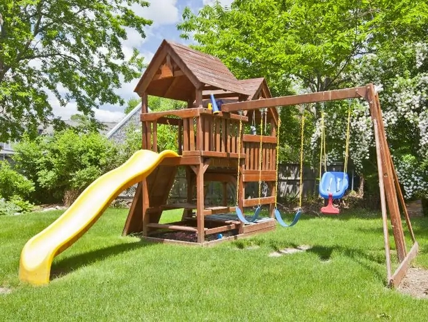 small-backyard-play-area-44 Малка площадка за игра в задния двор
