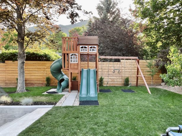 small-backyard-play-area-44_5 Малка площадка за игра в задния двор
