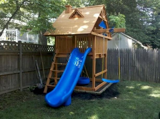 small-backyard-playhouse-72_18 Малка къщичка за игра в задния двор