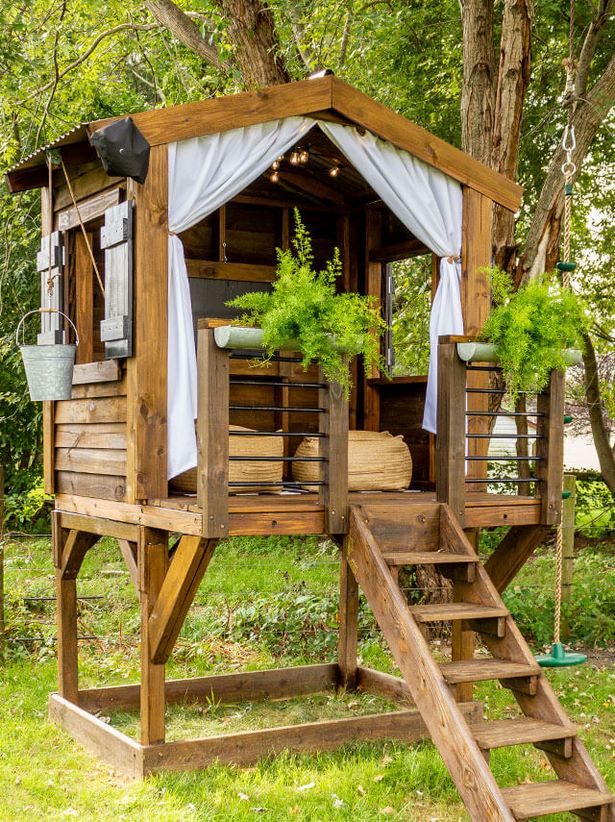 small-backyard-playhouse-72_7 Малка къщичка за игра в задния двор