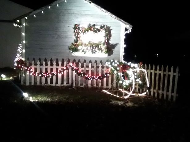 small-house-christmas-lights-68_10 Малка къща коледни светлини