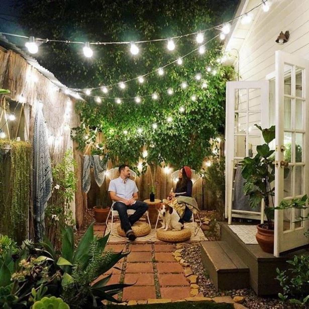 small-patio-string-lights-48_13 Малък вътрешен двор низ светлини