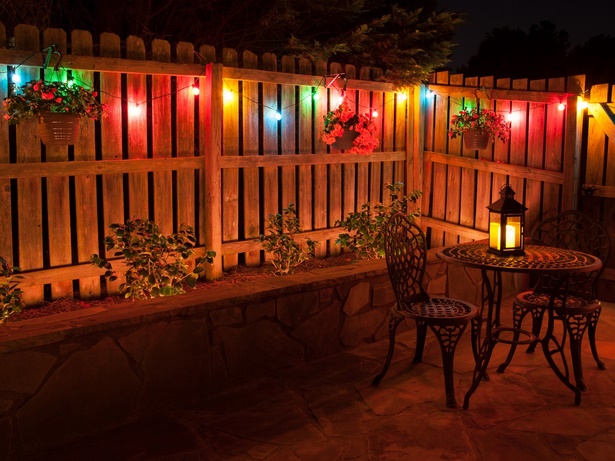 small-patio-string-lights-48_15 Малък вътрешен двор низ светлини