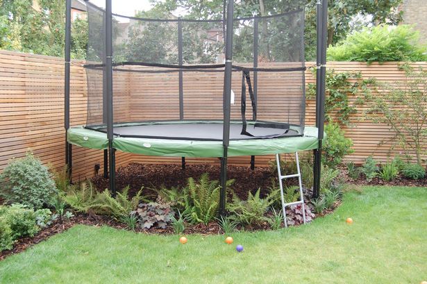 trampoline-backyard-ideas-98 Батут задния двор идеи
