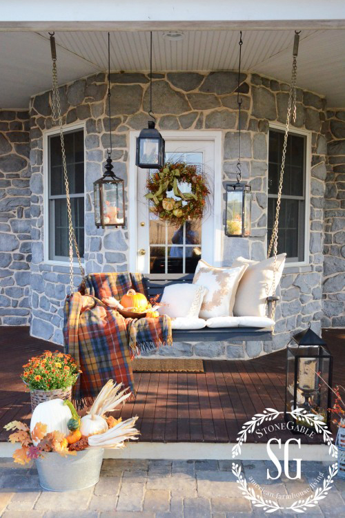 decorating-front-porch-for-fall-83_20 Декориране на предната веранда за падане