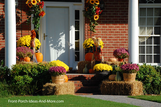fall-decorating-ideas-for-front-porch-53_16 Идеи за декорация на предната веранда