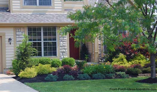 landscaping-ideas-for-front-yard-with-porch-78 Озеленяване идеи за преден двор с веранда