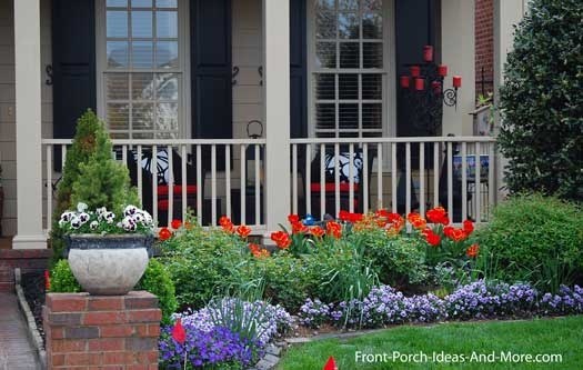 landscaping-ideas-for-front-yard-with-porch-78_10 Озеленяване идеи за преден двор с веранда