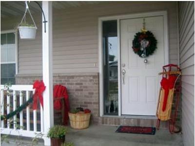outdoor-christmas-decorating-ideas-for-front-porch-86_15 Открит Коледа декориране идеи за предната веранда