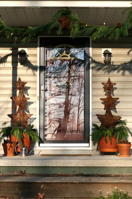 outdoor-christmas-decorating-ideas-for-front-porch-86_9 Открит Коледа декориране идеи за предната веранда