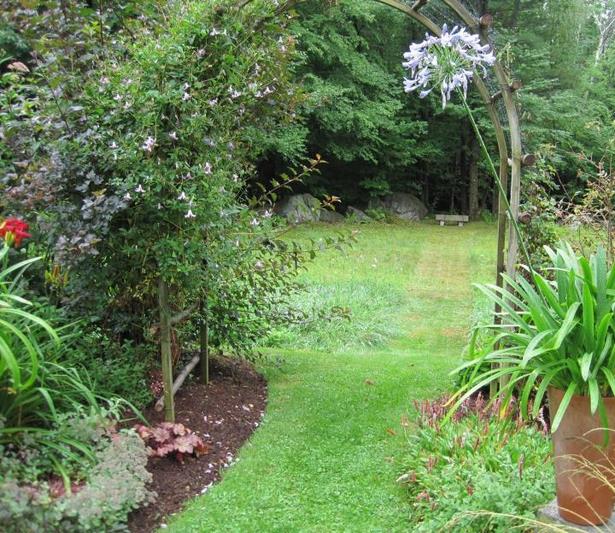landscaping-and-gardening-ideas-for-your-backyard-space-40_20 Озеленяване и градинарство идеи за вашия двор пространство