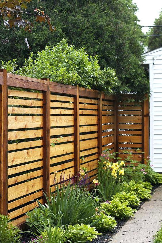small-fenced-backyard-landscaping-39_19 Малък ограден двор озеленяване