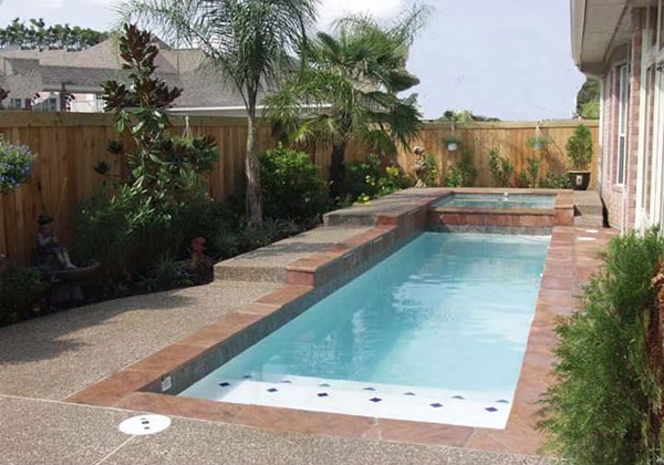 backyard-lap-pool-designs-93_13 Дизайн на басейн в задния двор