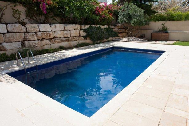 backyard-lap-pool-designs-93_15 Дизайн на басейн в задния двор