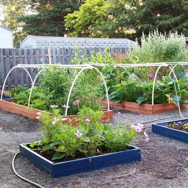 backyard-raised-garden-bed-ideas-30_6 Задния двор повдигнати градинско легло идеи