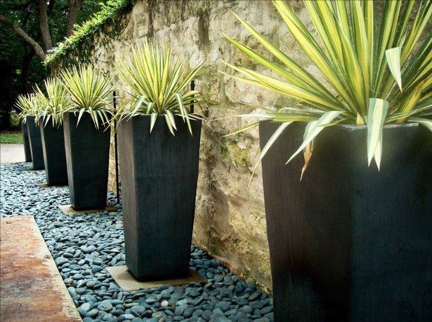 ideas-for-potting-plants-outdoors-41_13 Идеи за саксийни растения на открито