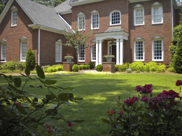 landscaping-ideas-for-the-front-of-your-house-12 Озеленяване идеи за предната част на къщата ви