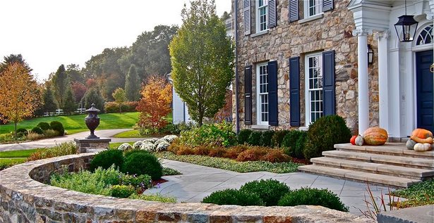landscaping-ideas-for-the-front-of-your-house-12_16 Озеленяване идеи за предната част на къщата ви