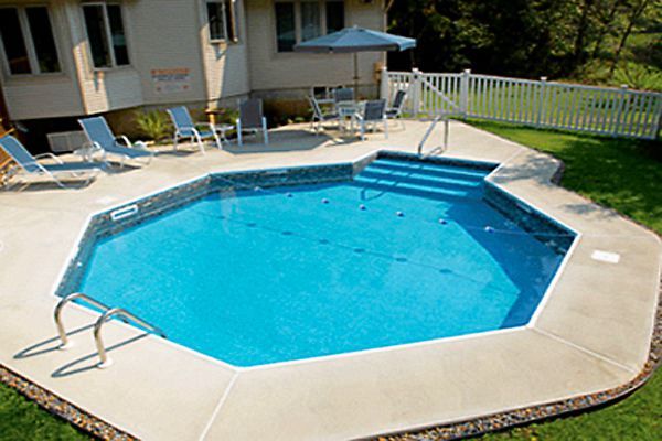 pictures-of-inground-pools-in-small-backyards-04_14 Снимки на вземни басейни в малки дворове