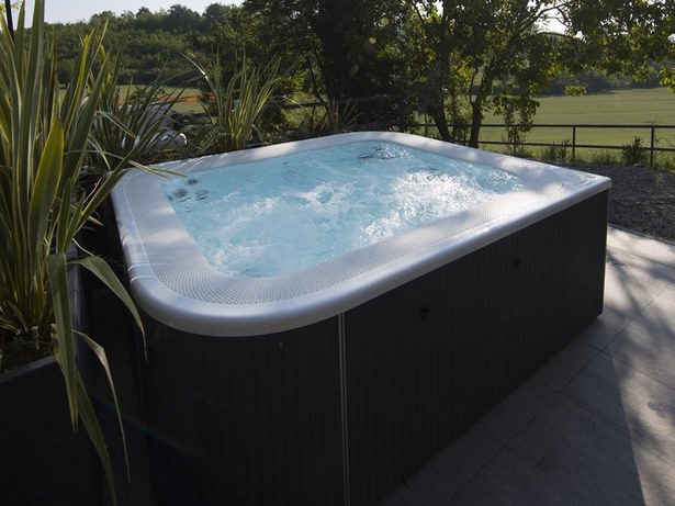 rectangular-pool-with-hot-tub-87_13 Правоъгълен басейн с хидромасажна вана