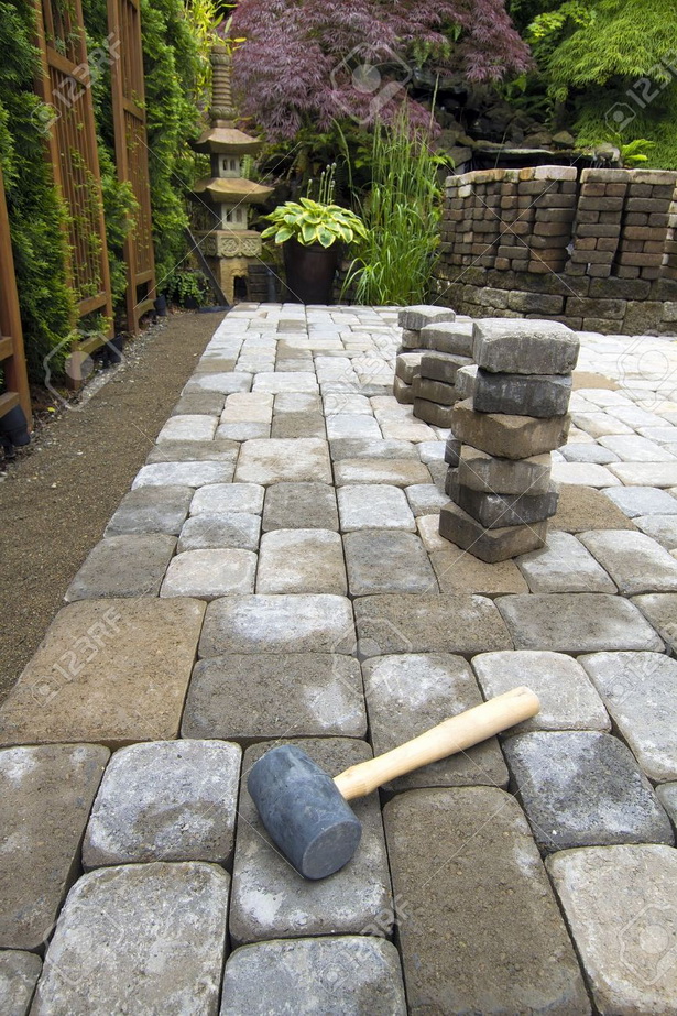 backyard-landscaping-ideas-with-pavers-42_8 Идеи за озеленяване на задния двор с павета