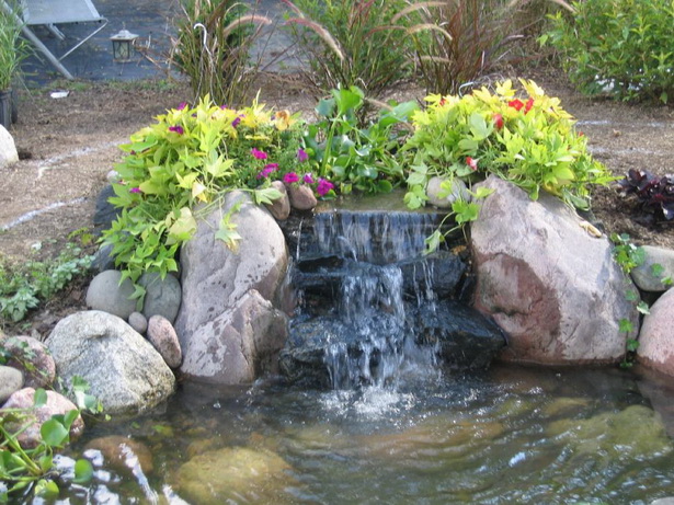 backyard-pond-ideas-with-waterfall-71_14 Идеи за езерце в задния двор с водопад